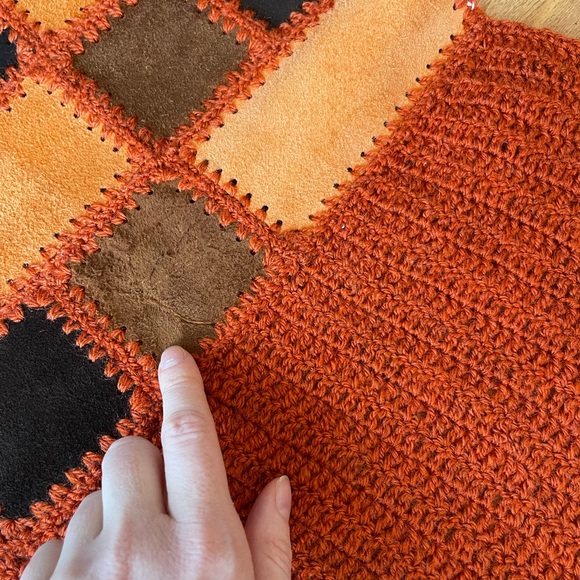 70’s suede and crochet patchwork vest - Picture 13 of 14